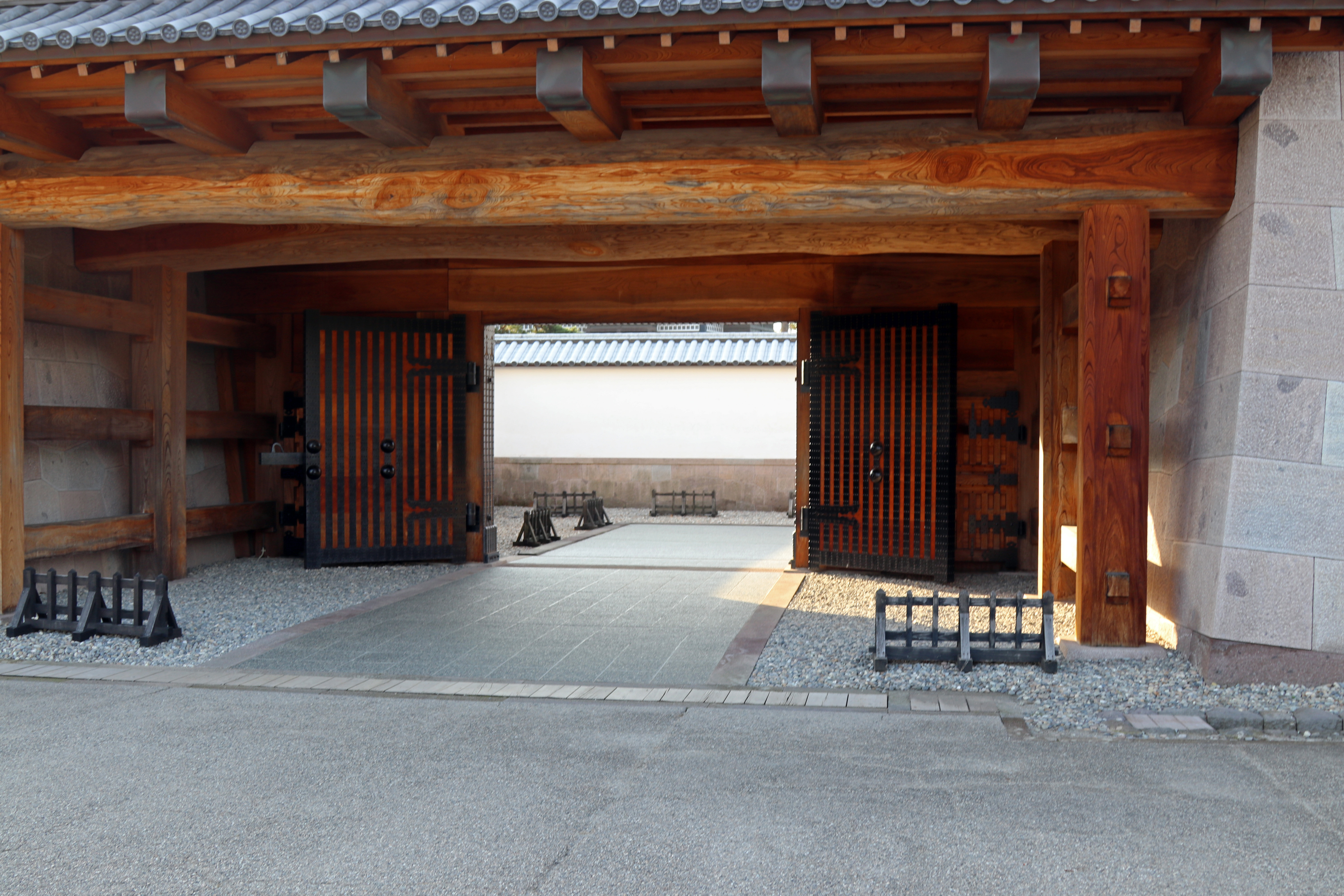 Kahoku-mon Gate 2